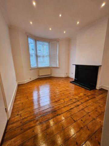 2 Bed Flat, Tyssen Road, N16 - Photo 2
