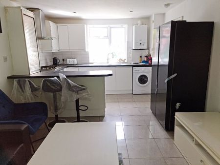 Rebecca Drive Selly Oak, Birmingham - Photo 5