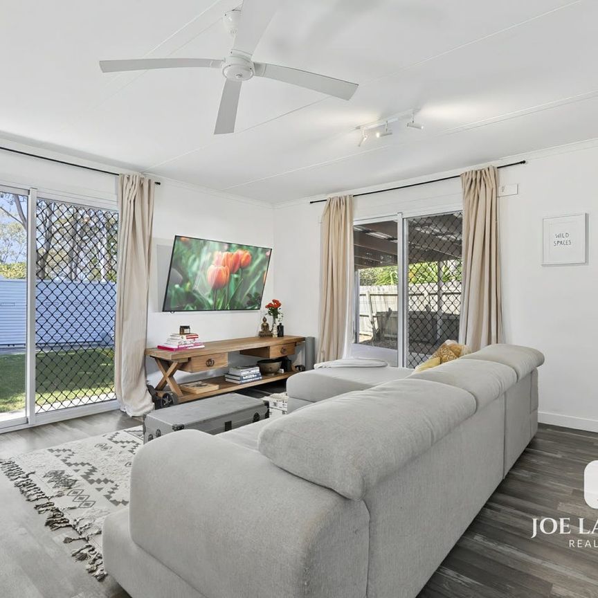 Perfect balance: Bush, Lake & Lifestyle! - Photo 1