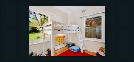 3 Bed, 1 Bath - Photo 2