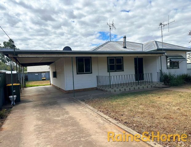 23 Ellengerah Street, Narromine, NSW 2821 - Photo 1