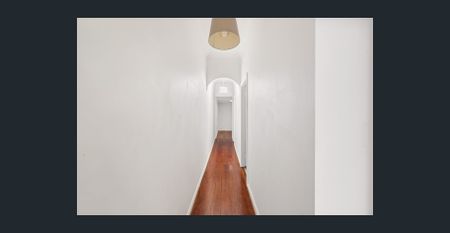 Unfurnished home, pets considered on application - Photo 5