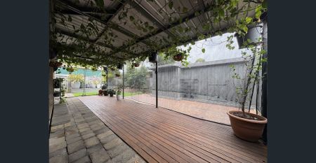 Well maintained 3 bedroom home! - Photo 2