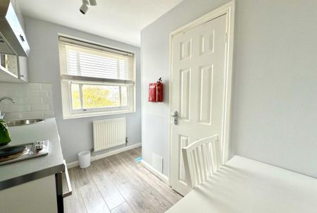 Studio to rent - Photo 2