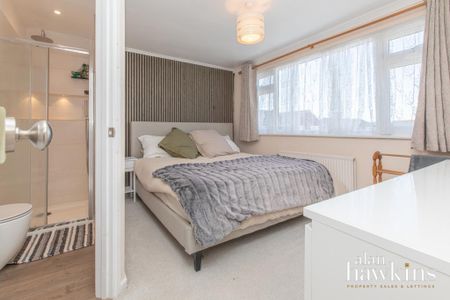 2 bedroom semi-detached bungalow to rent - Photo 3