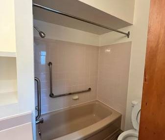 2BED 1BATH - $200 OFF FIRST THREE MONTHS - AVAILABLE NOW - Photo 4