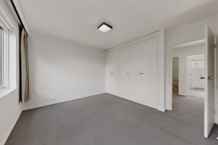 8/94 Liddiard Street, Hawthorn VIC 3122 - Apartment For Rent | Domain - Photo 2
