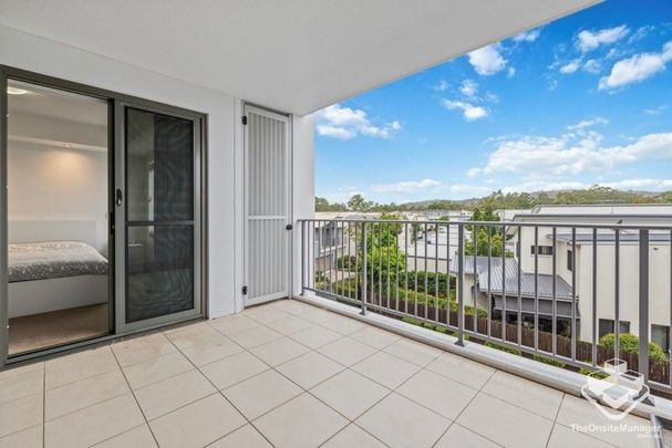 LUXURY 1 BED APARTMENT IN PRIME CARINDALE LOCATION - Photo 1