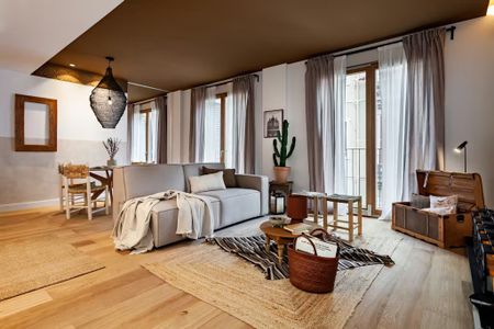 Carrer de Josep Torres, Barcelona, Catalonia 08012 - Photo 4