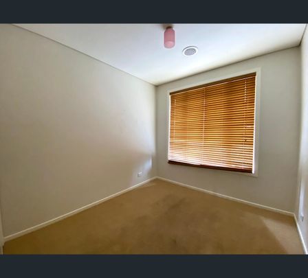 2/11 Joffre Road, Pascoe Vale, Vic 3044 - Photo 1