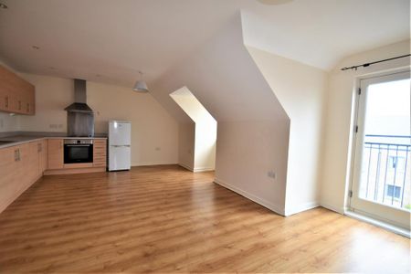 2 bedroom flat to rent - Photo 2