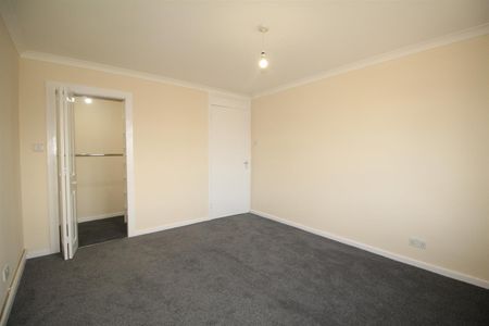 2 Bedroom Flat - Purpose Built To Let - Photo 3