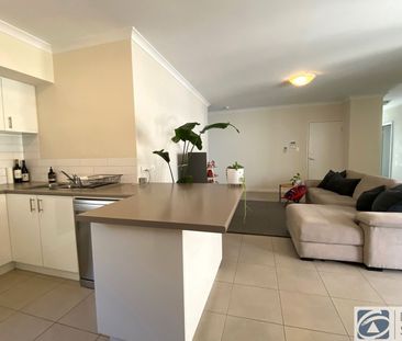 MODERN MIDDLE VILLA - Photo 2