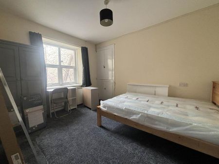 6 bedroom house to rent - Photo 2