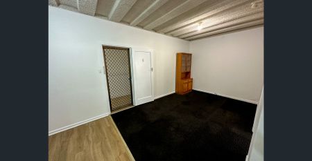 One Bedroom Unit in Convenient Location - Photo 5