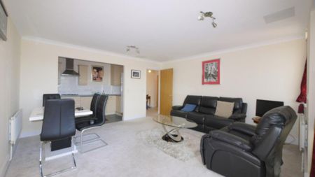 1 bedroom flat to rent - Photo 2