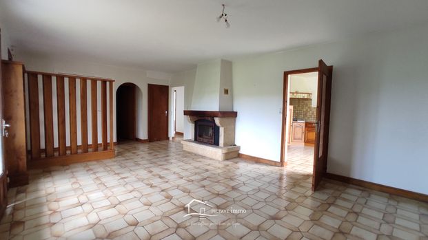 Location Maison 5 pièces 148m² ST SAUVANT 86600 - Photo 1