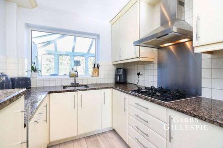 Moorfield Road, Denham, UB9 - Photo 4