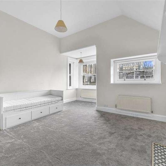 The Cloisters, Gordon Square, Bloomsbury, London, WC1H - Photo 1