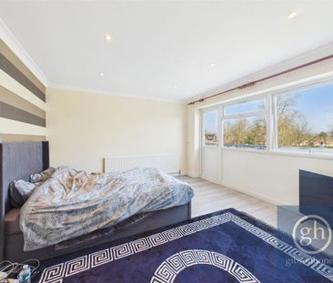 2 bedroom penthouse to rent - Photo 2