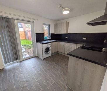 2 bedroom terraced house to rent - Photo 4