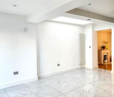 4 bedroom terraced house to rent - Photo 2