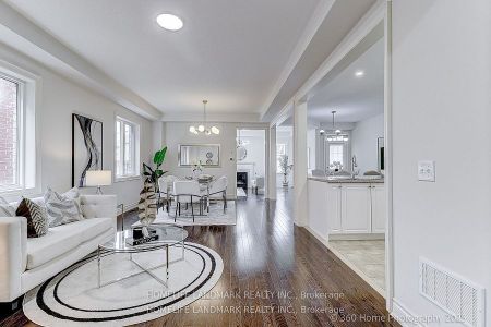 For Lease - 16 Beechborough Crescent, East Gwillimbury, Ontario - Photo 3