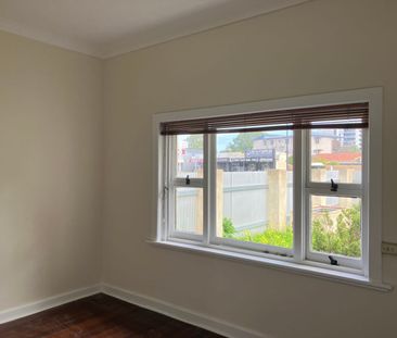 3-bedroom Townhouse - Photo 6