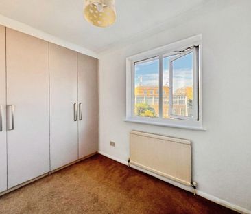 Bradleigh Avenue, Grays, RM17 - Photo 6