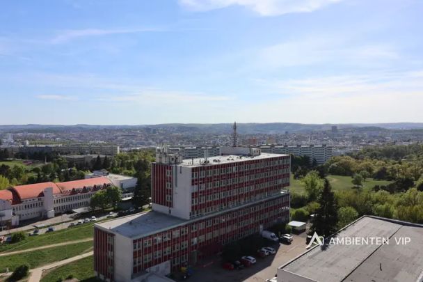 Pronájem mezonetového bytu 3+kk s výhledy na město Brno - Fotografie 1