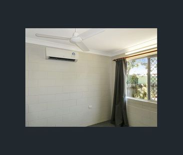 Well Maintained Unit in Convenient Location - Photo 3