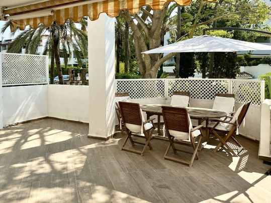 Apartamento planta baja en alquiler en Marbella, Marbella - Photo 1
