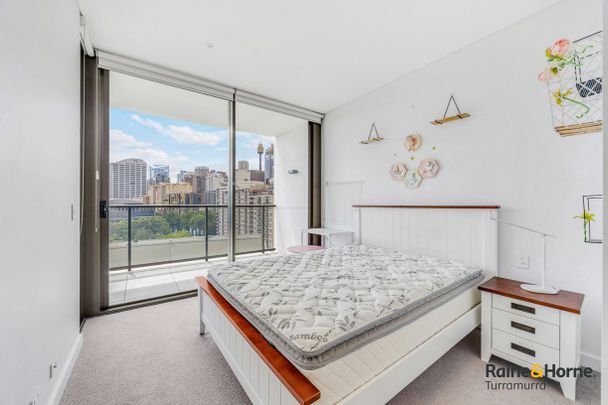 Fully Furnished Two-bedroom Apartment located in the heart of CBD - Photo 1