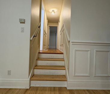 For Lease - 9 Dunham Crescent Unit# MAIN, Aurora, Ontario - Photo 2