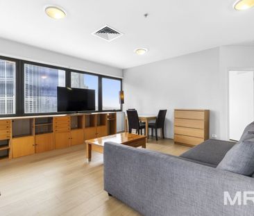 Inner-City Living with Melbourne Central at your doorstep - Photo 3