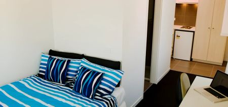 Studio Apartment Balcony - Double Bed - Photo 2