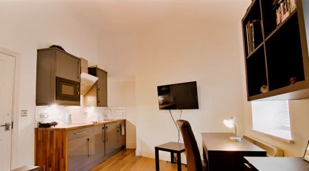 1 Bed 1 Bath - Photo 3