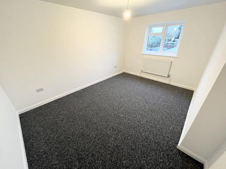 4 bedroom detached house to rent - Photo 5