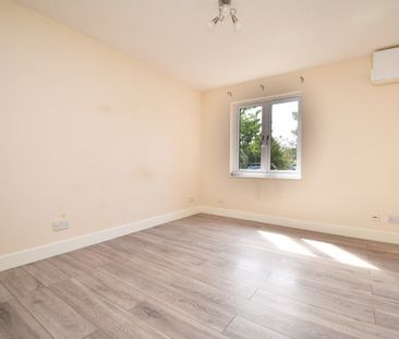 Shaw Drive, WALTON-ON-THAMES, KT12 - Photo 5