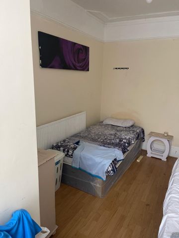 Room in a Shared Flat, Hainault Road, E11 - Photo 2