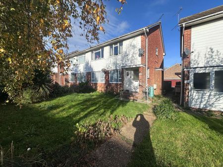 2 bedroom ground floor flat to rent - Photo 5