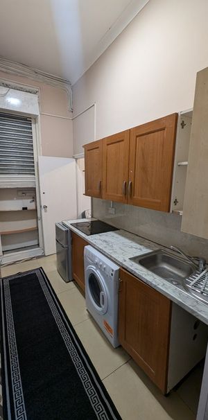 Studio Flat, London, NW10 - Photo 1