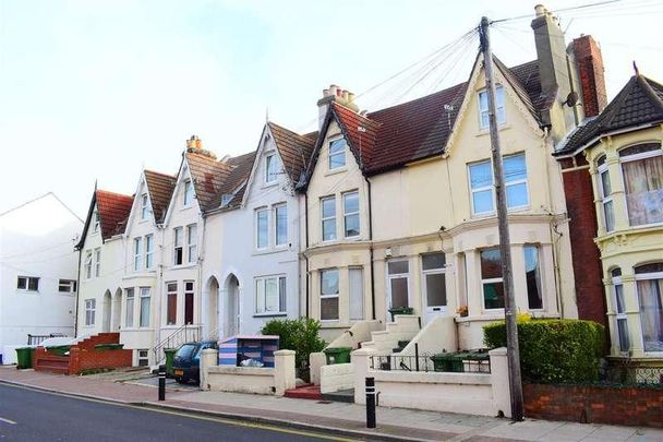 Waverley Road, Southsea, PO5 - Photo 1