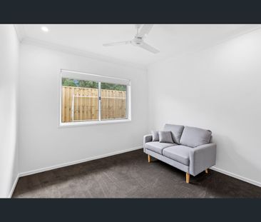 3/27 Stella Cct, Hillcrest, Qld 4118 - Photo 4