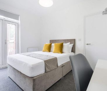 4 bedroom terraced house to rent - Photo 6