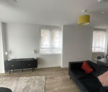 3 bedroom ground floor maisonette to rent - Photo 2