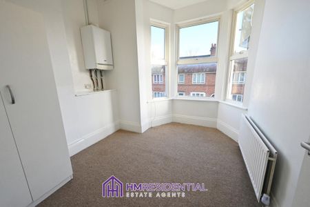 3 bedroom flat to rent - Photo 3