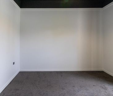 Modern Living in Strathern - Photo 6