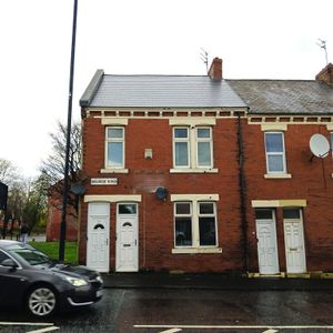 1 bedroom ground floor flat to rent - Photo 3