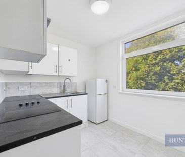 2 bedroom Flat To Let - Photo 4